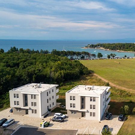 Baden Resort Basanija, Umag-With Sea View, Parking And 300M From The Beach Bagian luar foto
