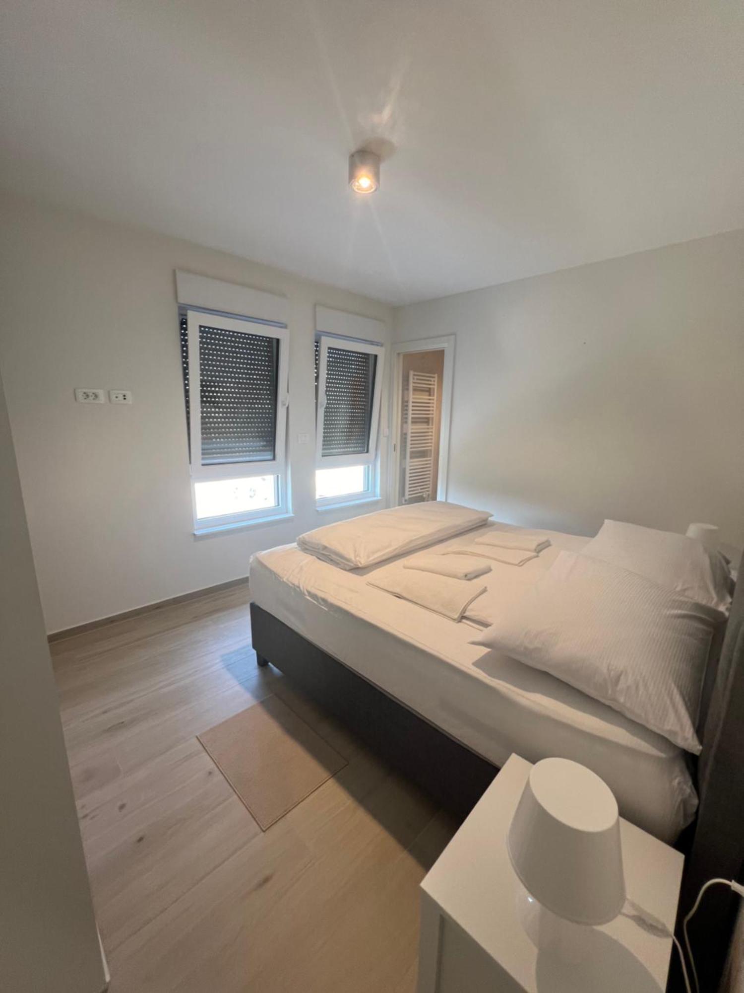 Baden Resort Basanija, Umag-With Sea View, Parking And 300M From The Beach Bagian luar foto