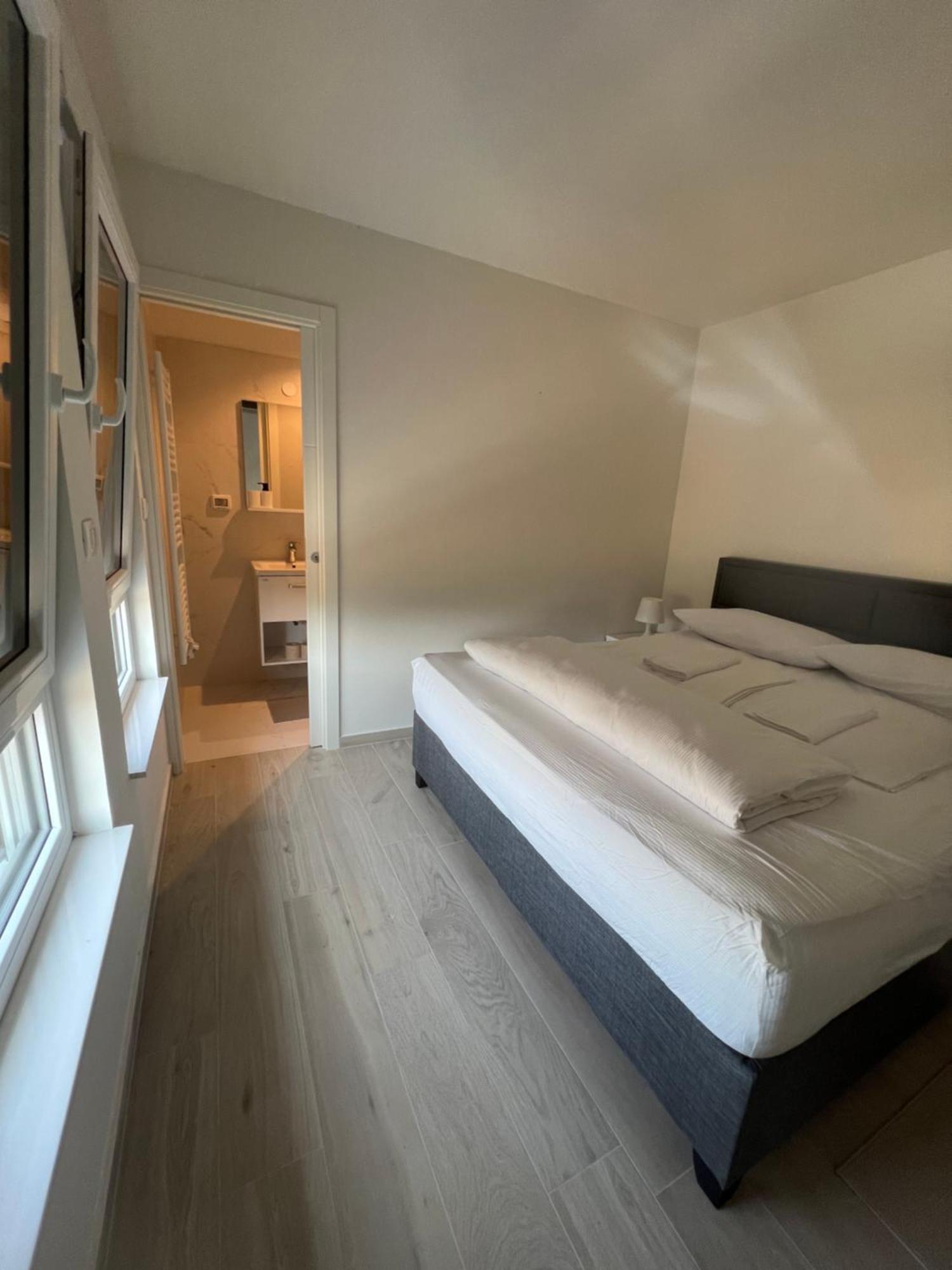 Baden Resort Basanija, Umag-With Sea View, Parking And 300M From The Beach Bagian luar foto